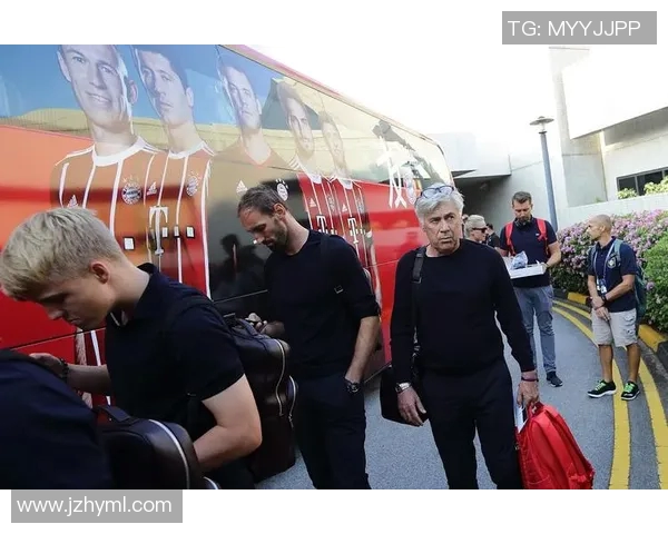 足球明星挑战话题标签引发热议球迷热情高涨共同探讨未来发展