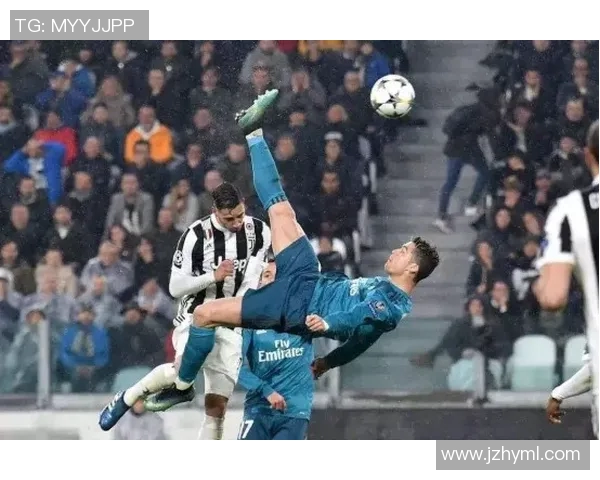 足球明星简写字母背后的故事与传奇成就解析